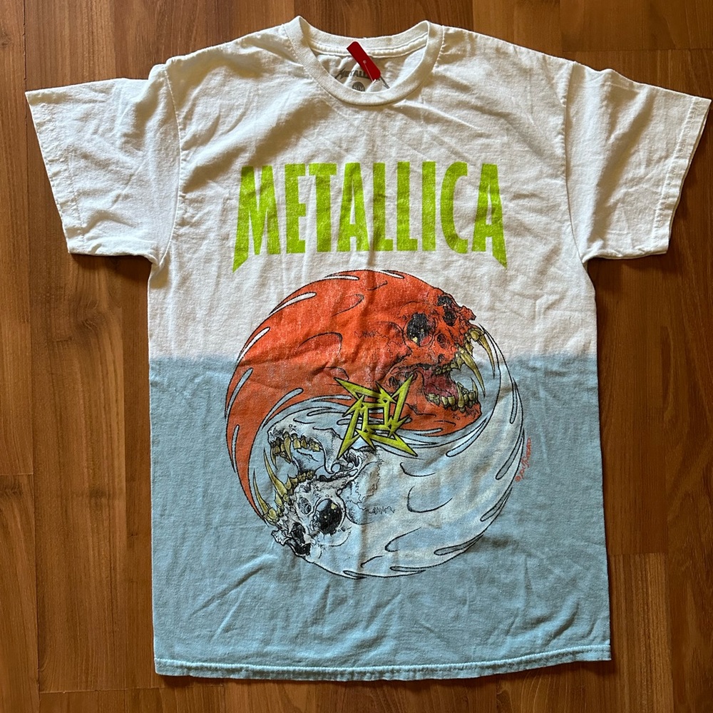 NWT Metallica T-shirt size S/M Hot Topic